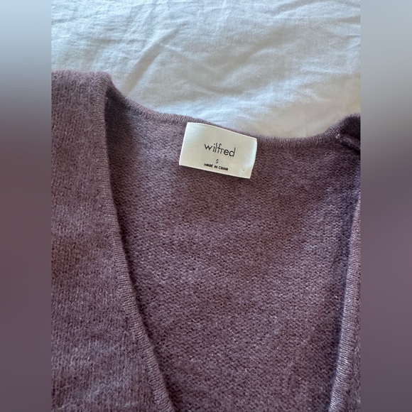 Aritzia sweater NWT - Picture 2 of 2